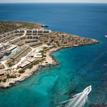 jw-chqmj-aerial-hotel-view-38018_Classic-Hor